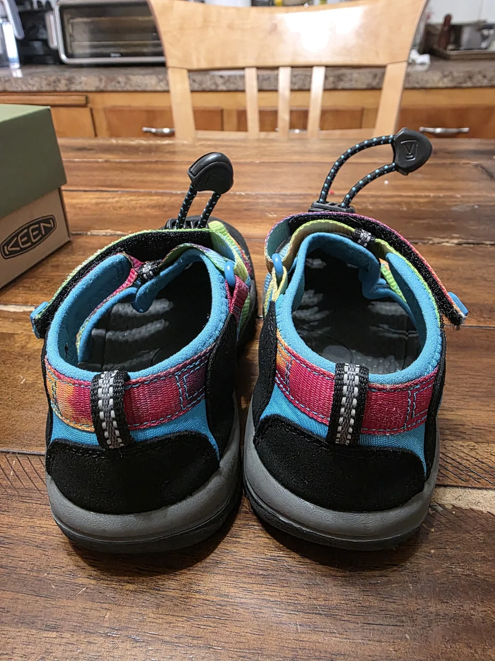 Keens rainbow tie dye Newport H2 hybrid sandal US size 12 EU size 30